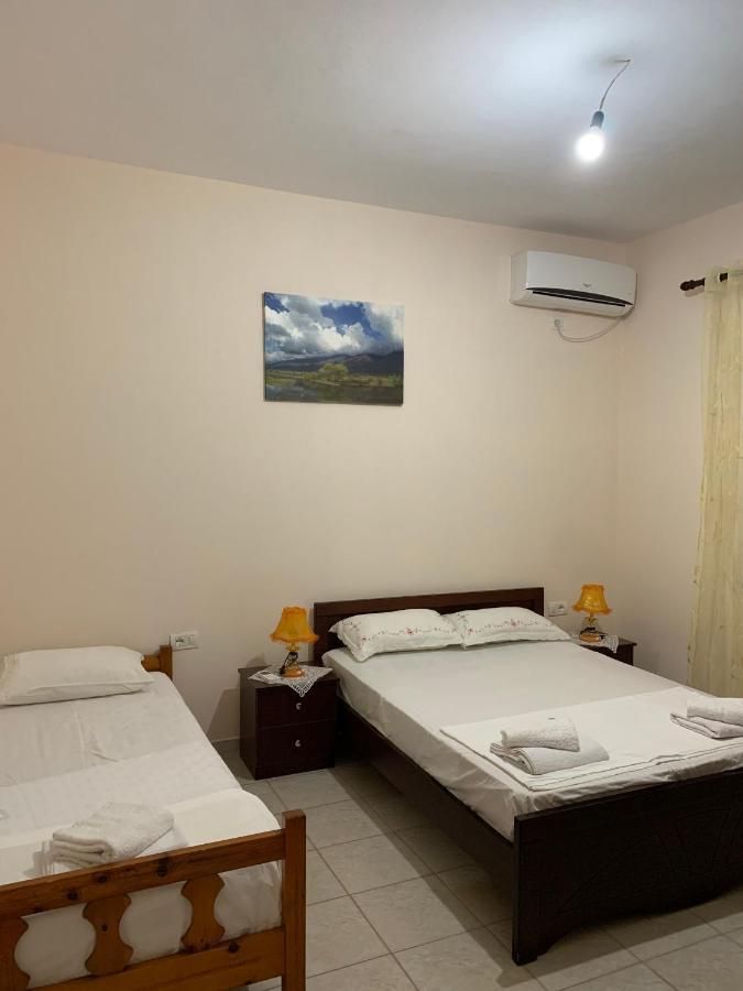 Ylli Cunaj Apartments Sarandë Esterno foto