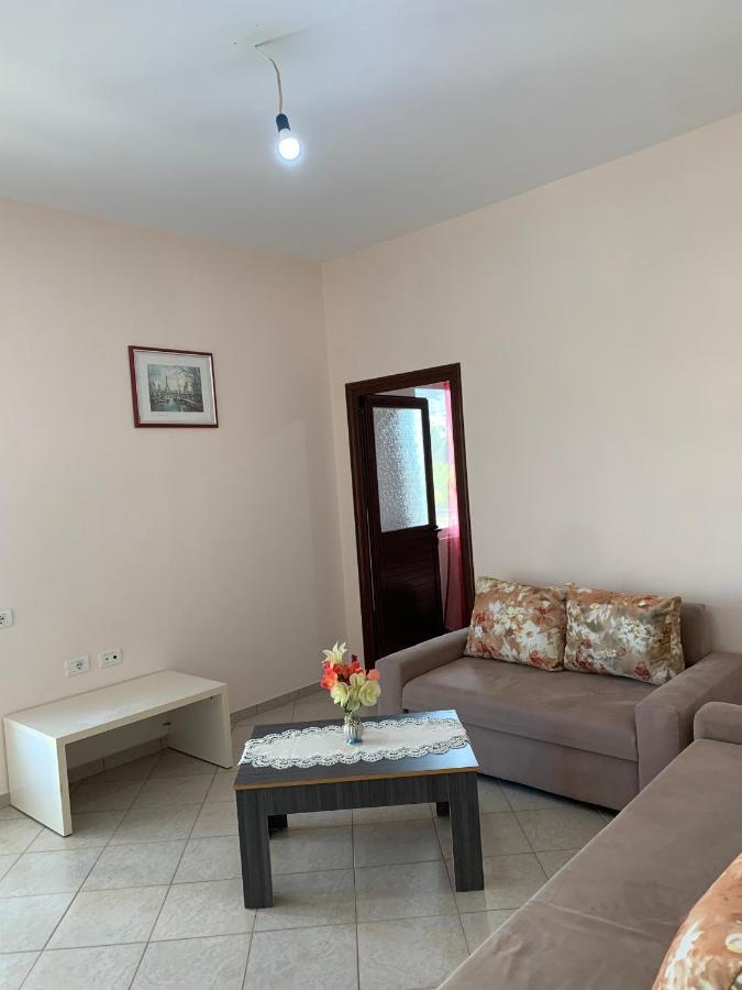 Ylli Cunaj Apartments Sarandë Esterno foto