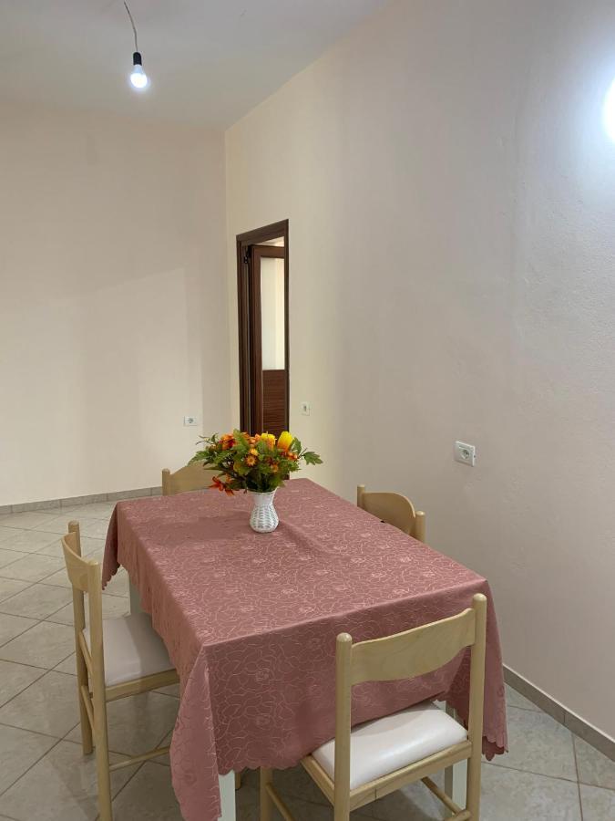 Ylli Cunaj Apartments Sarandë Esterno foto