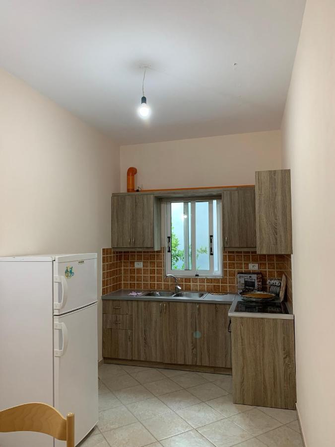 Ylli Cunaj Apartments Sarandë Esterno foto