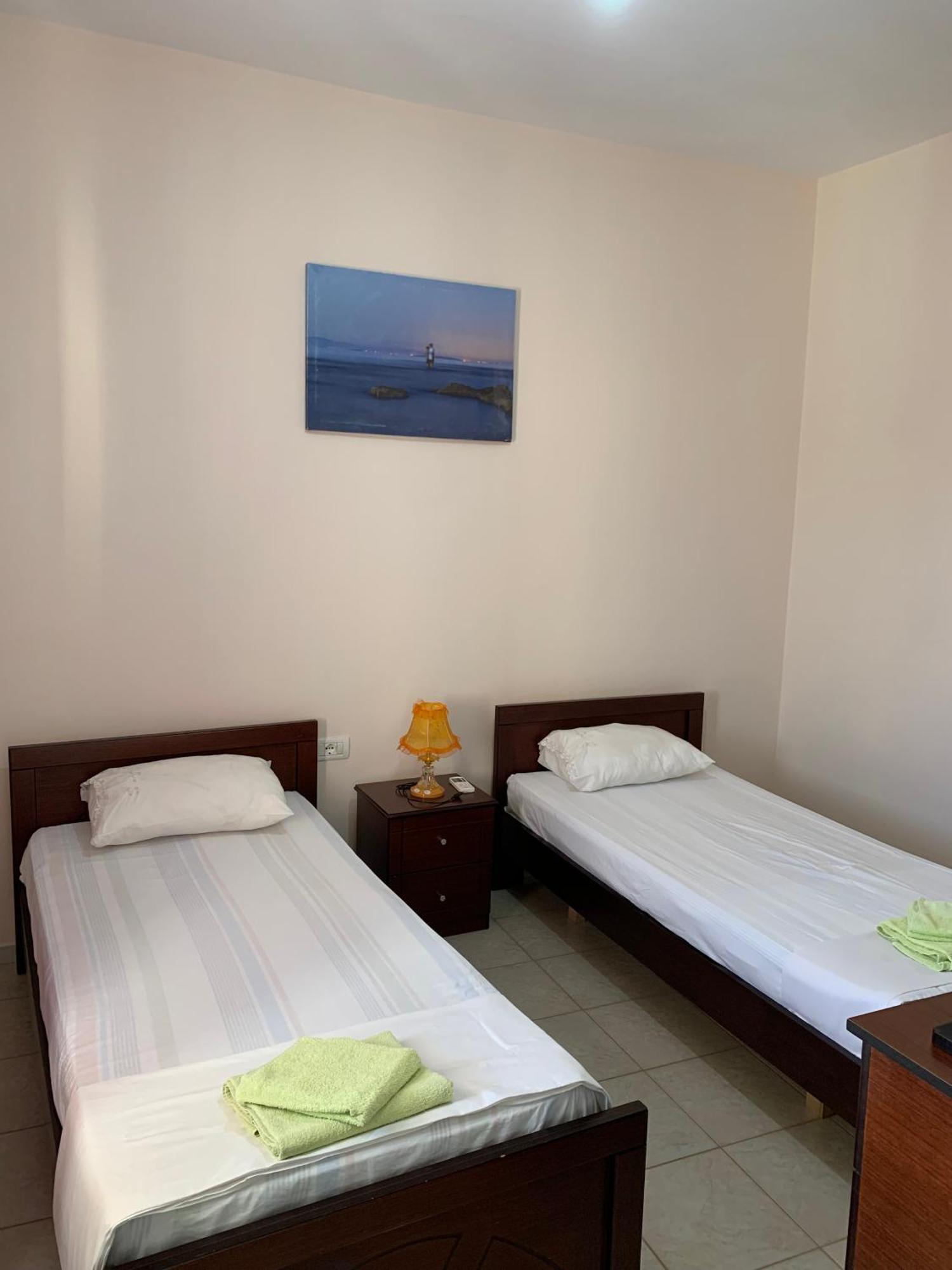 Ylli Cunaj Apartments Sarandë Esterno foto