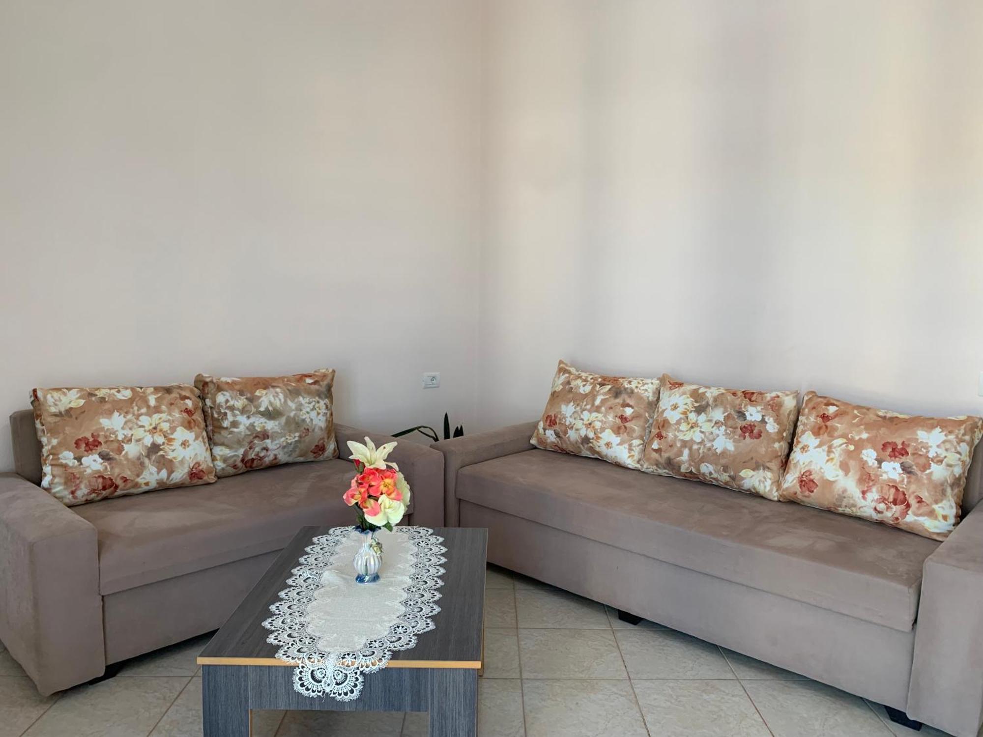 Ylli Cunaj Apartments Sarandë Esterno foto