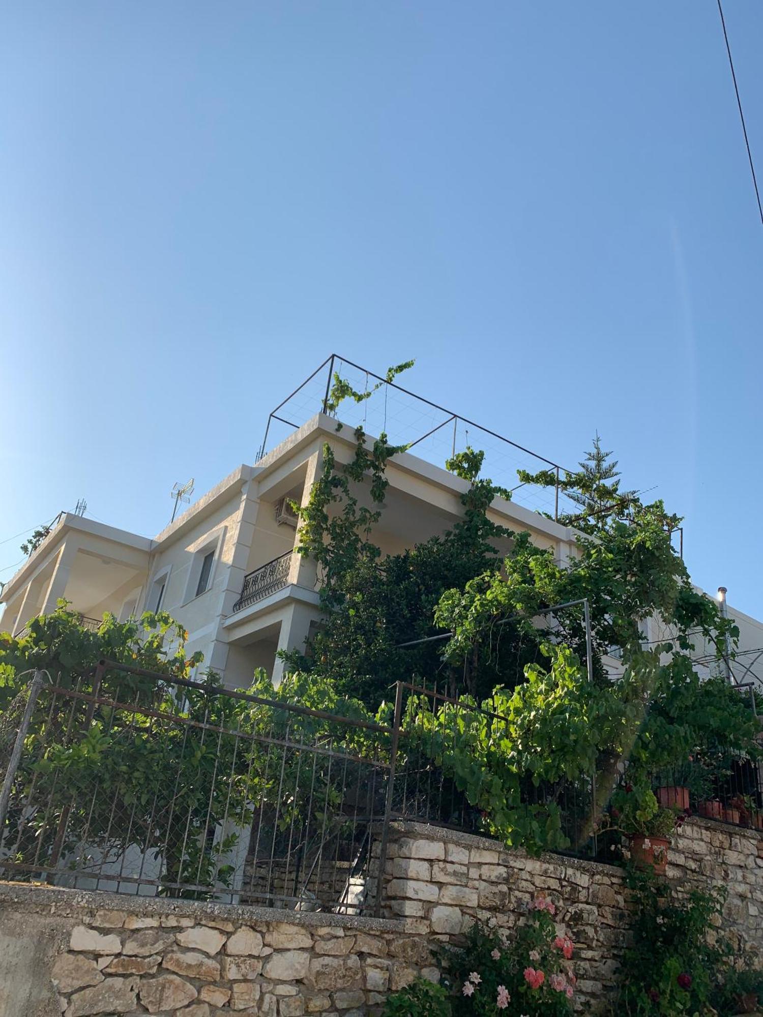 Ylli Cunaj Apartments Sarandë Esterno foto